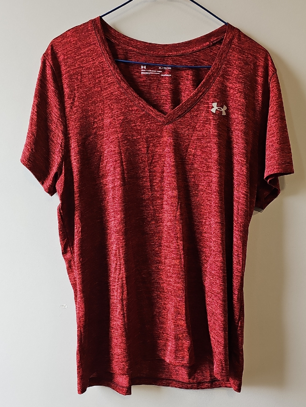 Under Armour XL Loose Fit Heatgear Red Heathered V-Neck Performance Tee